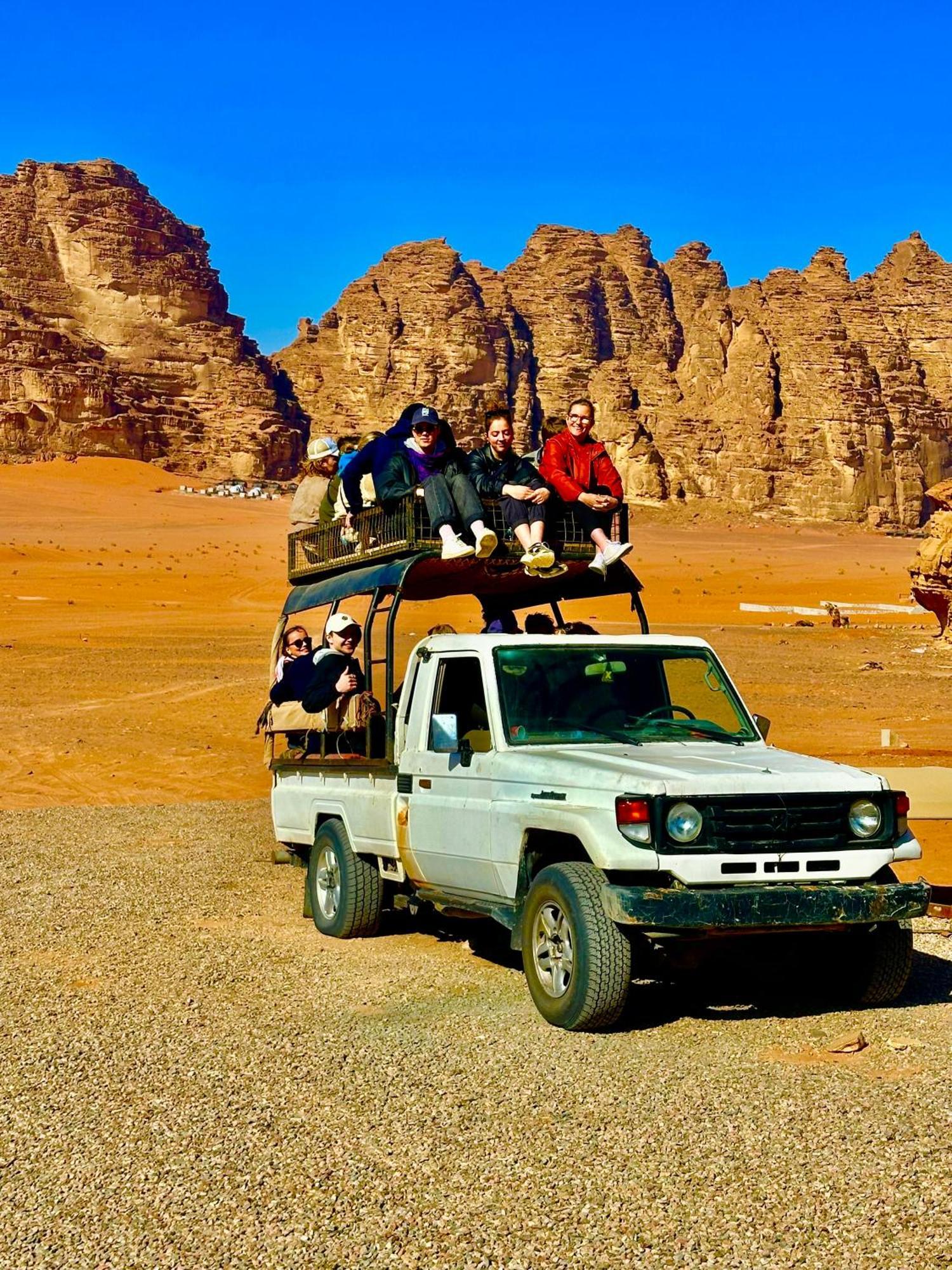 Nael Bedouin Luxury Camp 와디럼 외부 사진